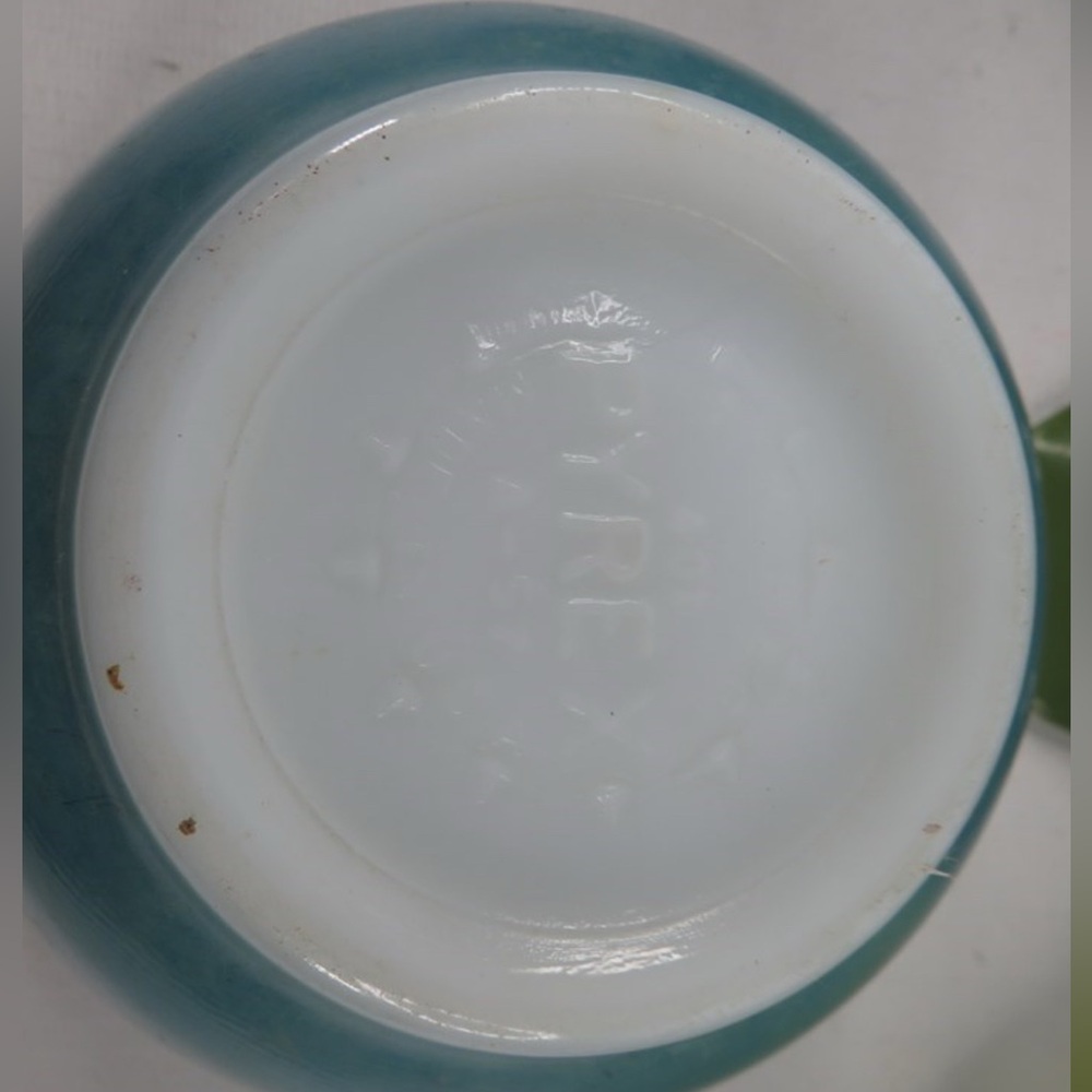 "Vintage" Pyrex Bowls Lot of 4 [C746] - Picture 8 of 12